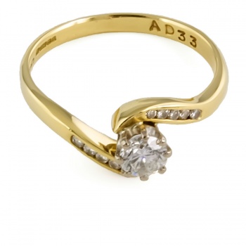 18ct gold Diamond Ring size M